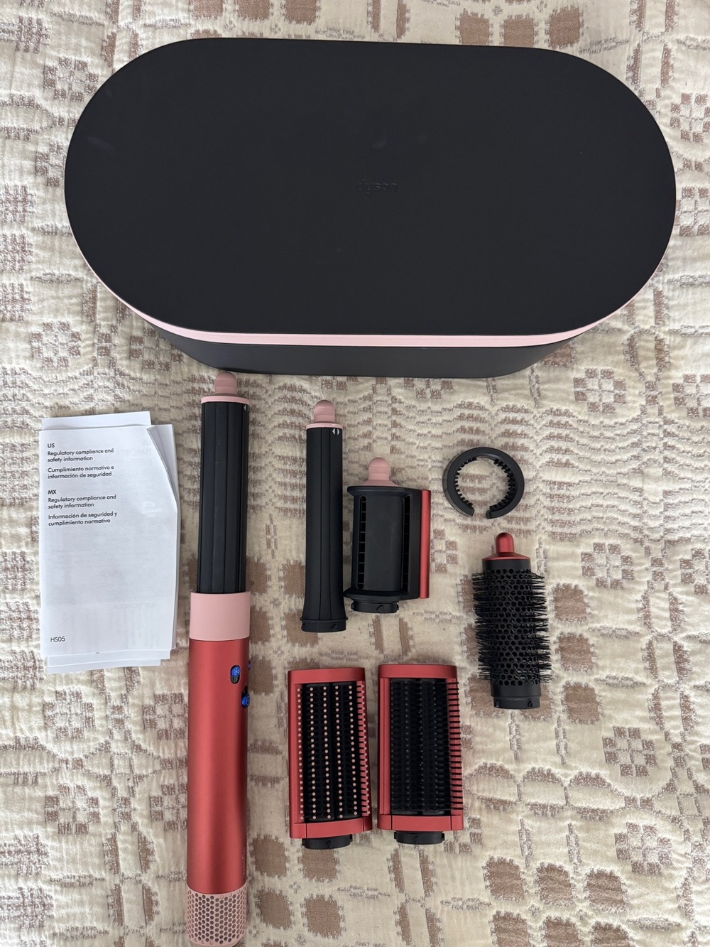 Dyson Airwrap - Straight & Wavy - limited Strawberry Bronze Color - Like New